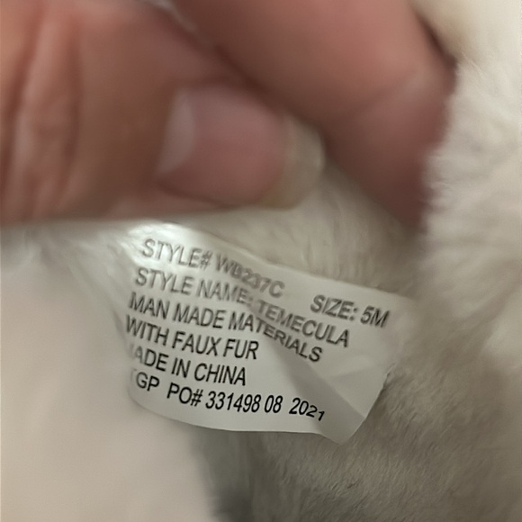 * NEW* JUICY COUTURE
Big Girls Temecula Cold Weather Boots SZ 5 - Picture 5 of 5